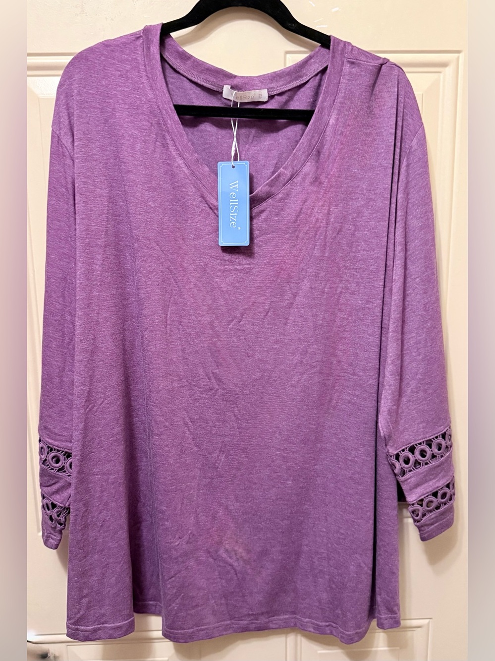 Wellsize Purple V-Neck Women's Pullover Top with Crochet Sleeve Detail Size 4XL